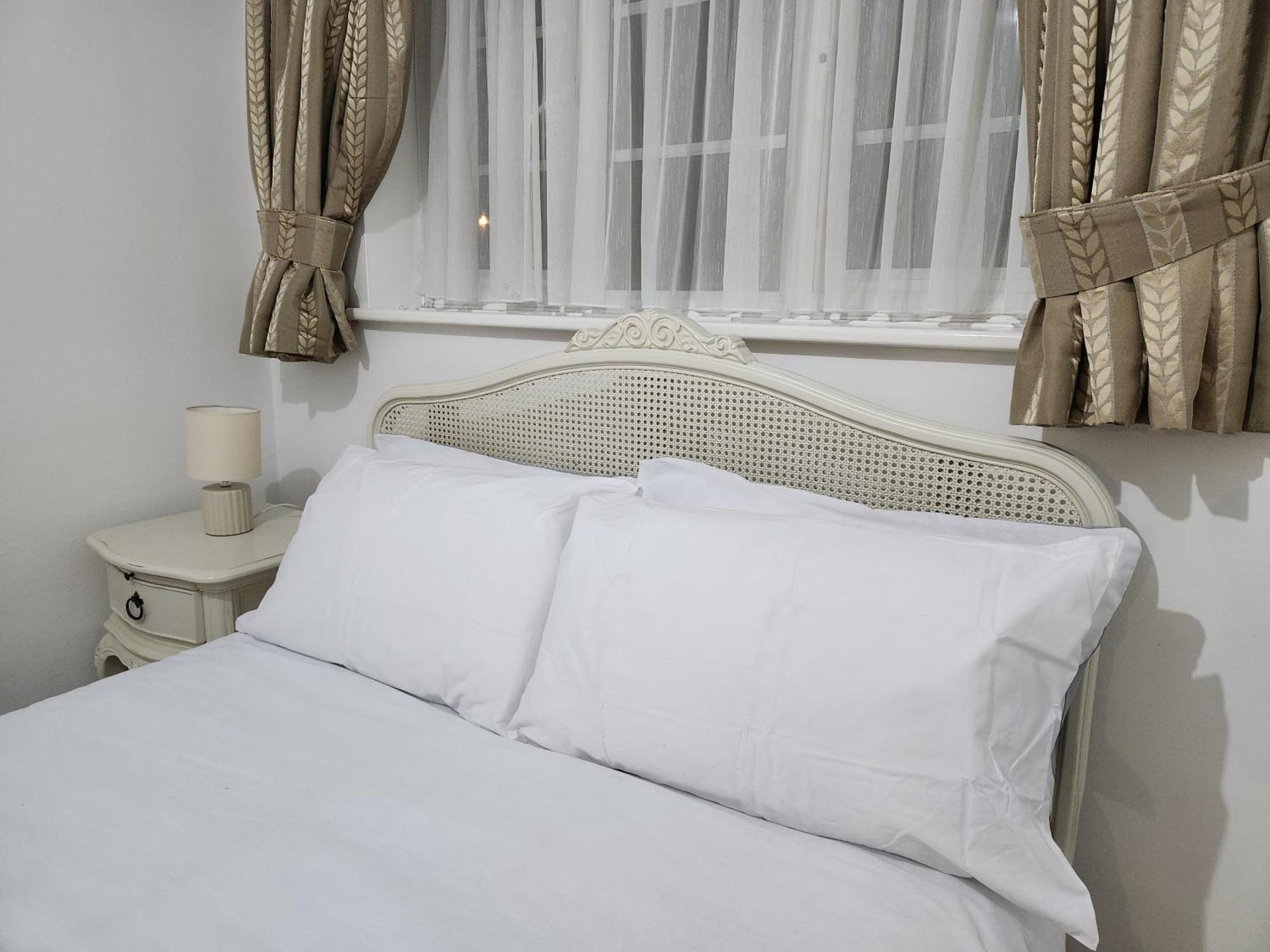 Elmdon House With 4 Spacious Bedrooms To Choose Бірмінгем Екстер'єр фото