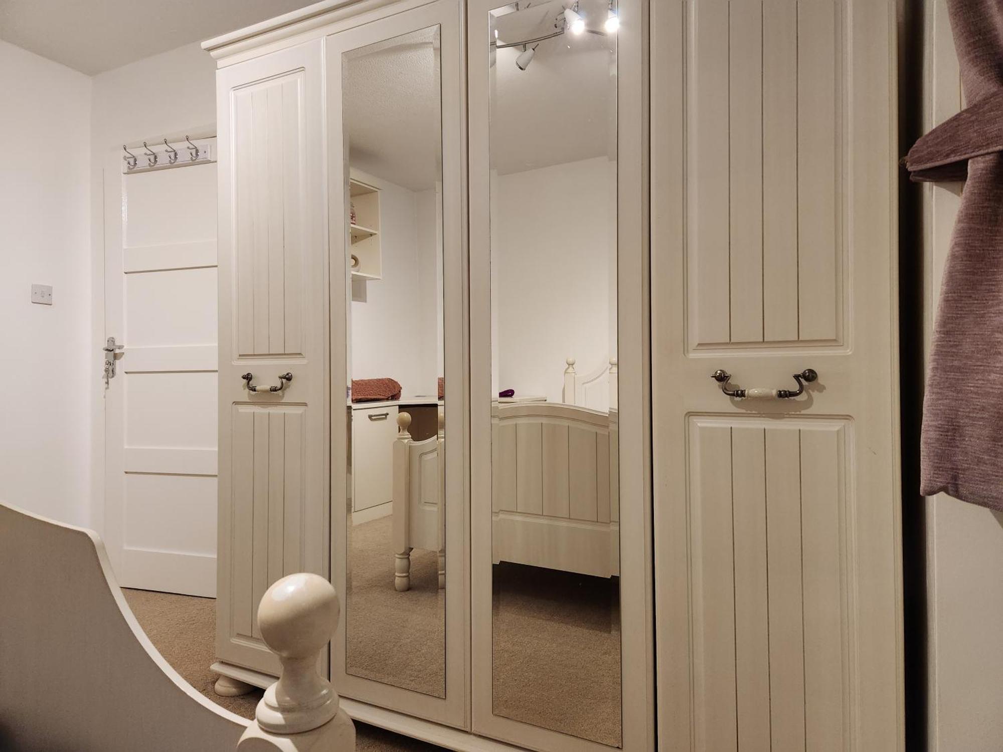 Elmdon House With 4 Spacious Bedrooms To Choose Бірмінгем Екстер'єр фото