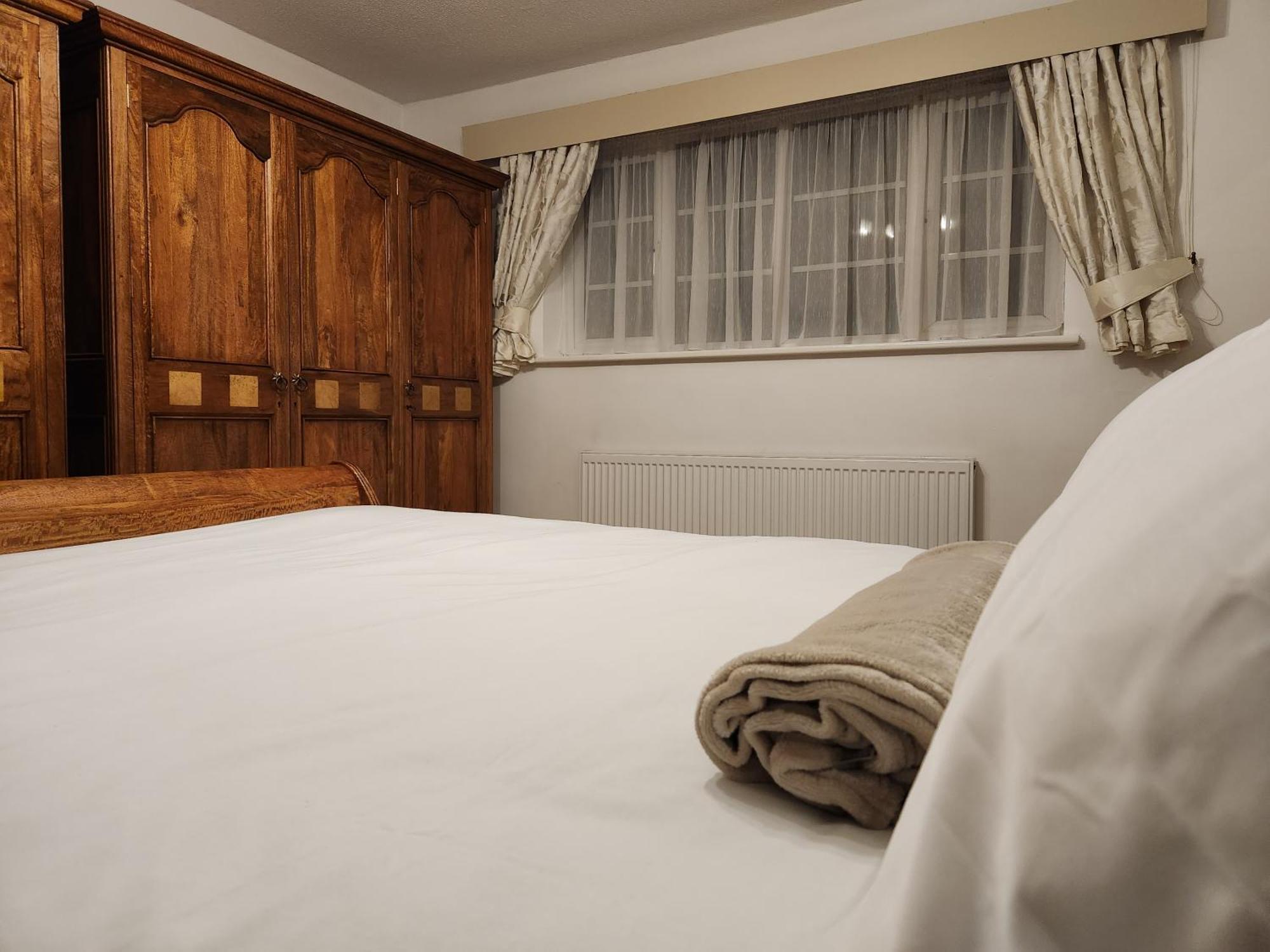 Elmdon House With 4 Spacious Bedrooms To Choose Бірмінгем Екстер'єр фото